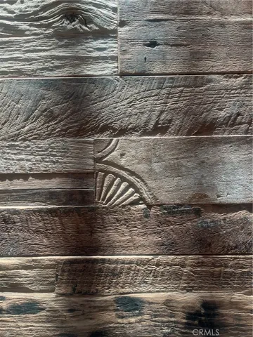 Look at these gorgeous teak floors with fossils.