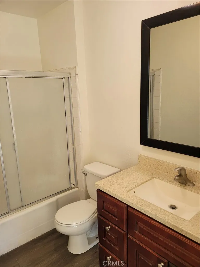 Main bathroom , Tub and shower