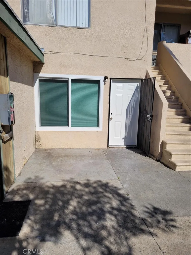 Front door bottom apartment. (Two down and two up)