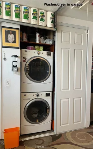 washer/dryer in garage