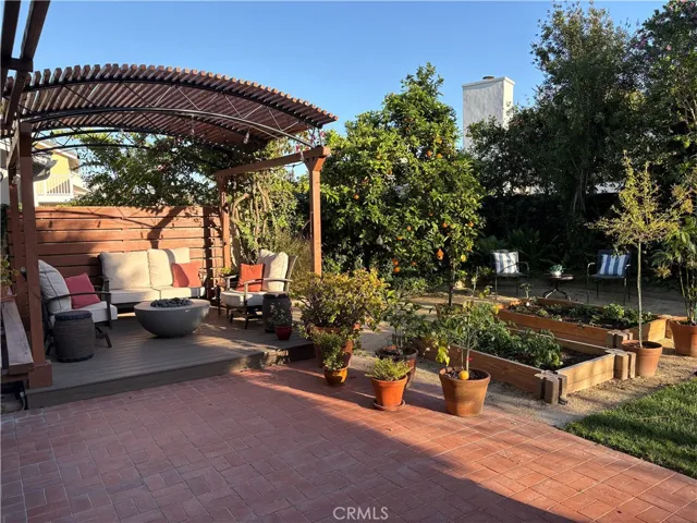 5552 Ridgebury Drive, Huntington Beach, California 92649