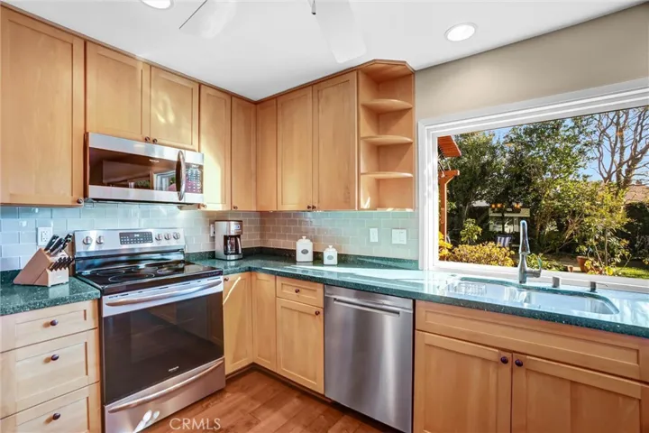 5552 Ridgebury Drive, Huntington Beach, California 92649