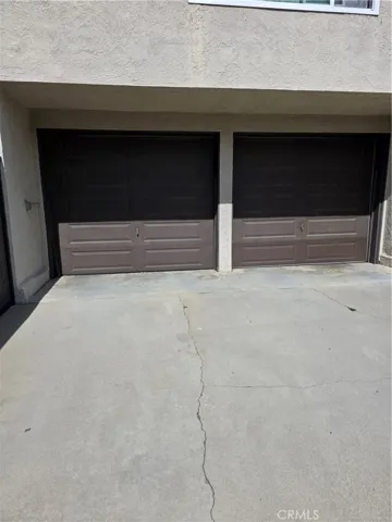 2-Car Garage