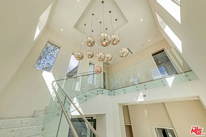 310 N Lucerne Boulevard, Los Angeles, California 90004
