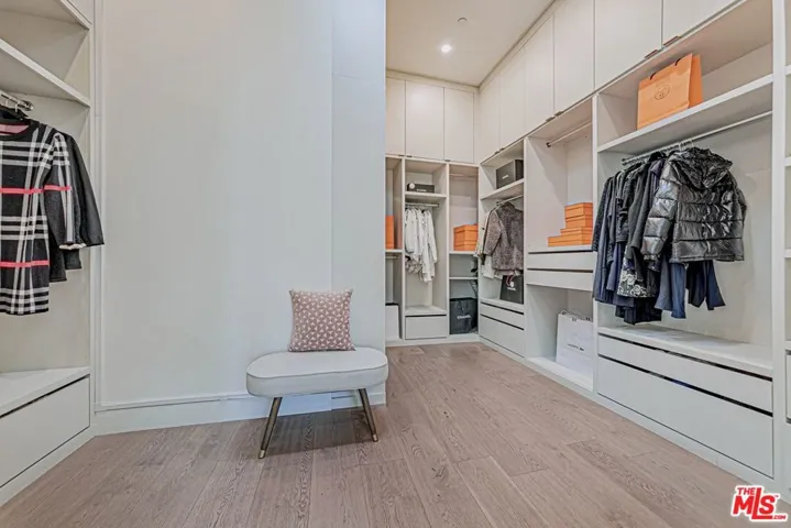 310 N Lucerne Boulevard, Los Angeles, California 90004