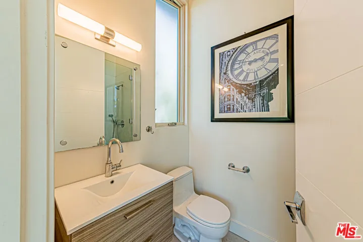 310 N Lucerne Boulevard, Los Angeles, California 90004