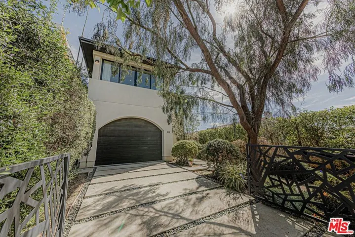 310 N Lucerne Boulevard, Los Angeles, California 90004