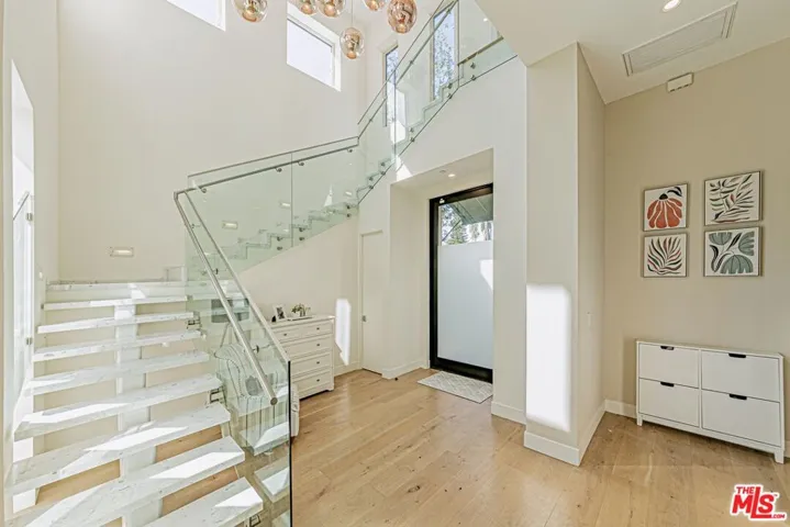 310 N Lucerne Boulevard, Los Angeles, California 90004