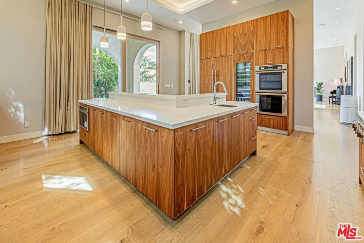 310 N Lucerne Boulevard, Los Angeles, California 90004