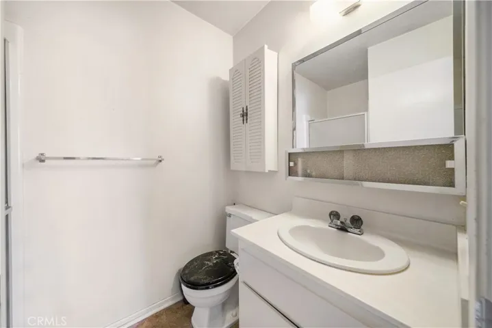 primary bathroom w/shower