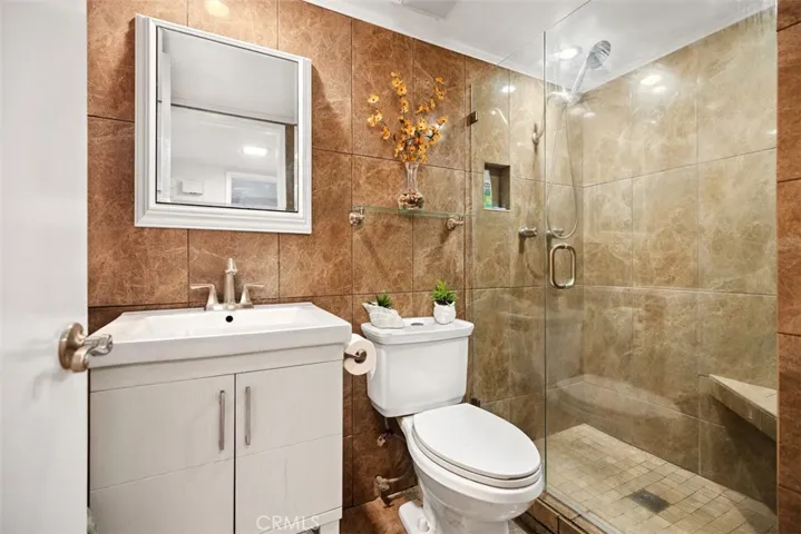 1st floor 3/4 bathroom