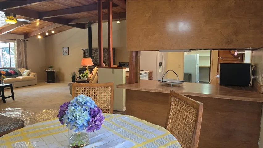 Breakfast Bar Counter into dining room