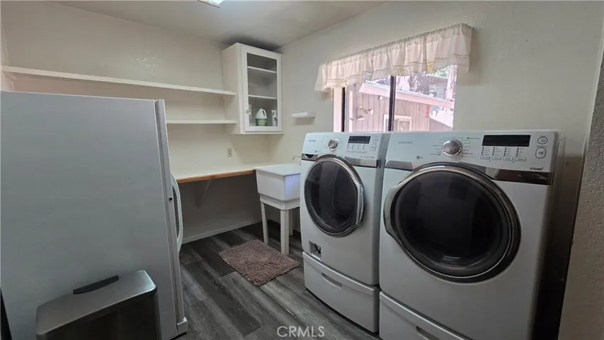 Washer & Dryer included