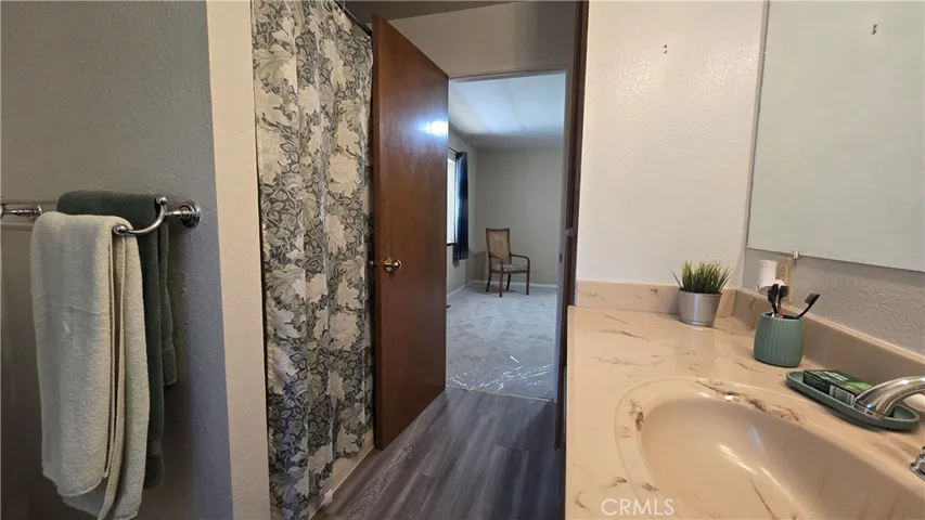 Full Tub & Shower Enclosure