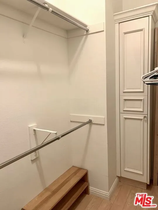 Ample master 2 closets space