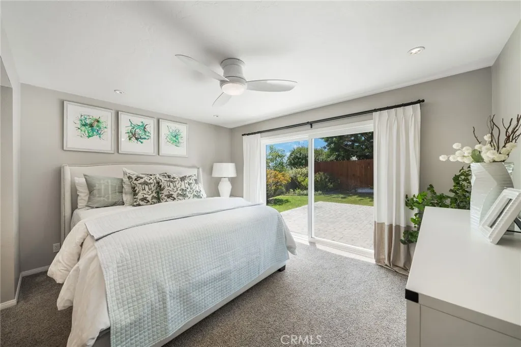 Large sliding glass door lets those wonderful ocean breezes in!