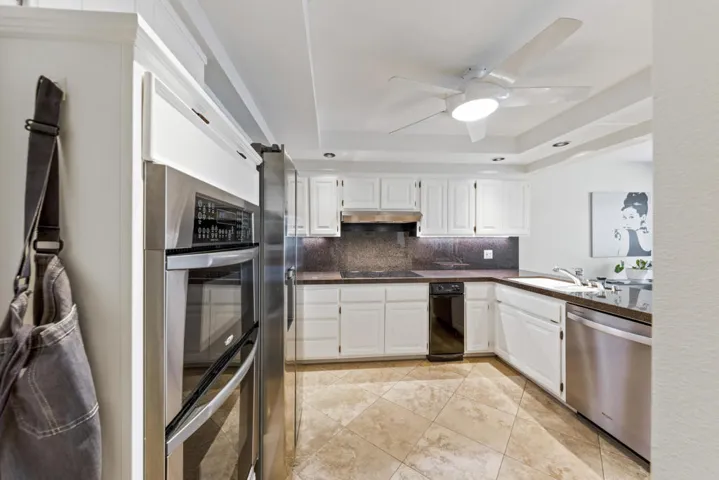 Kitchen Alternate Entrance
