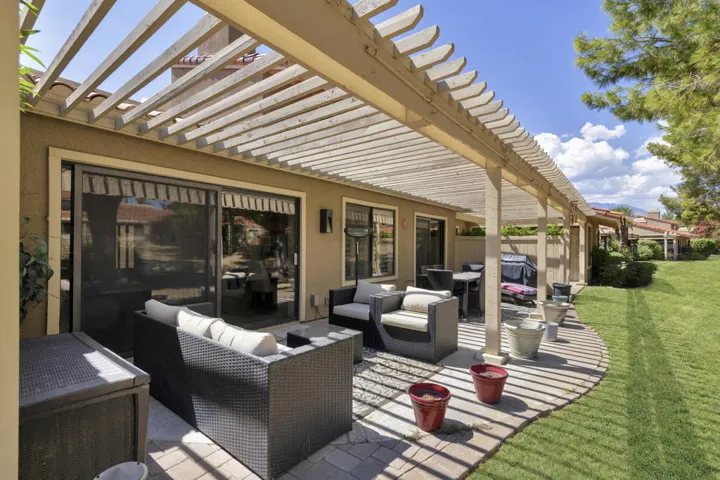 Patio Expanse