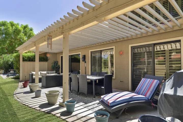 Patio Reverse Expanse