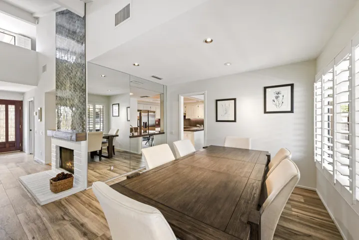 Dining and Wet Bar