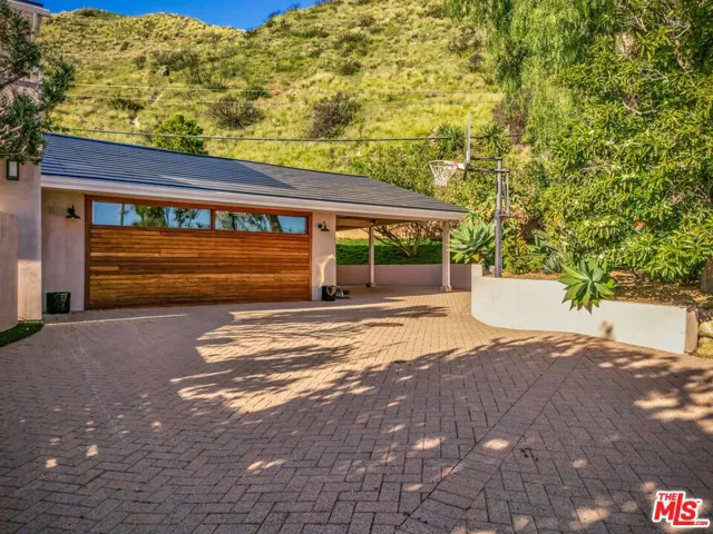 Huge Carport w/ Storage