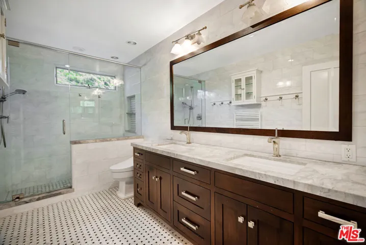 Upstairs Bath #2