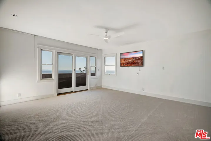Master w/ Ocean Views!