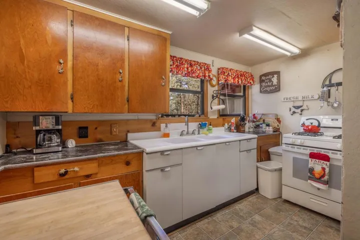 019_Kitchen 1