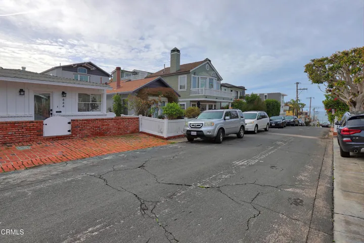 25 Front Street
