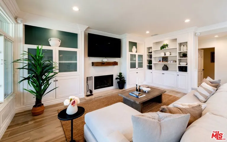 29402 Deerview Court, Agoura Hills, California 91301
