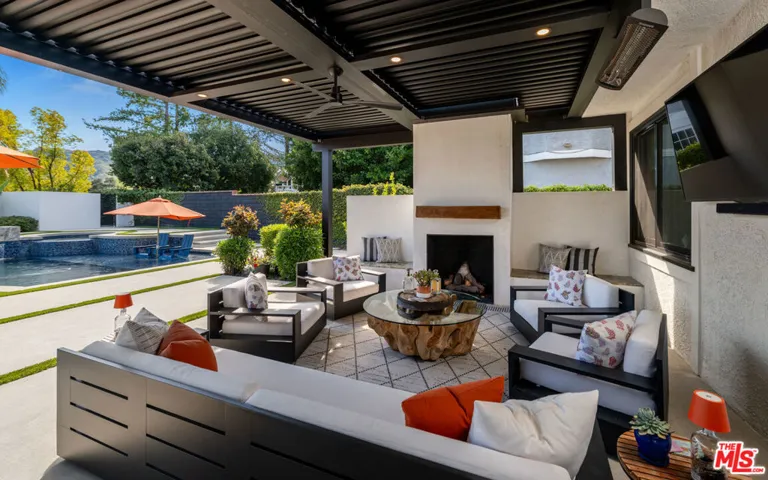 29402 Deerview Court, Agoura Hills, California 91301