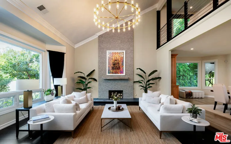 29402 Deerview Court, Agoura Hills, California 91301