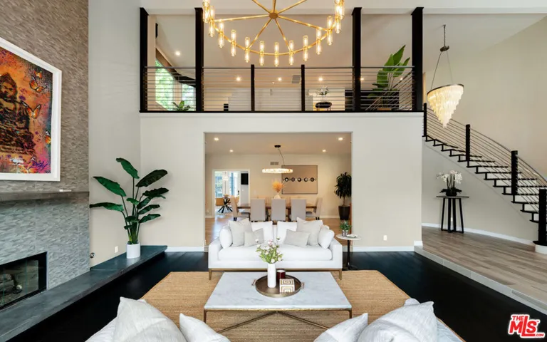 29402 Deerview Court, Agoura Hills, California 91301