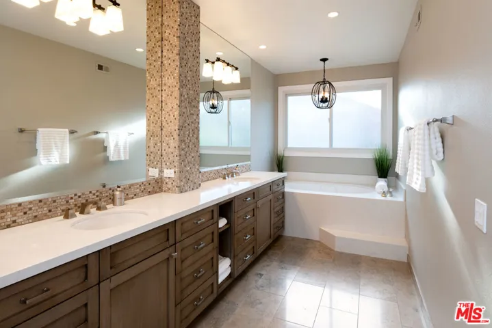 29402 Deerview Court, Agoura Hills, California 91301