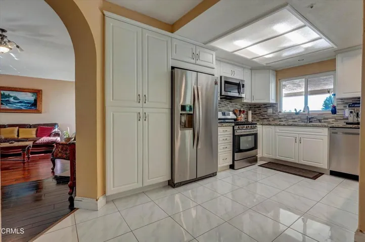 17-12477 Rajah St-17