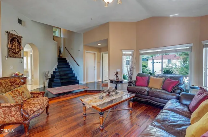 15-12477 Rajah St-15