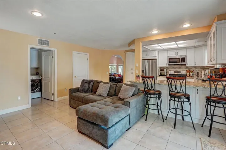 21-12477 Rajah St-21