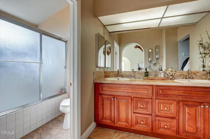 28-12477 Rajah St-28