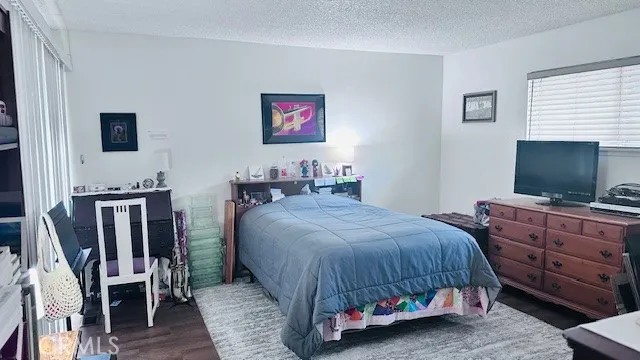 UNIT B - Primary Bedroom