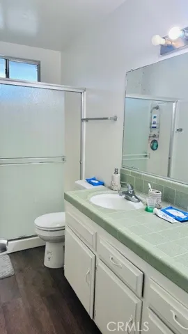 UNIT B - Primary Bathroom