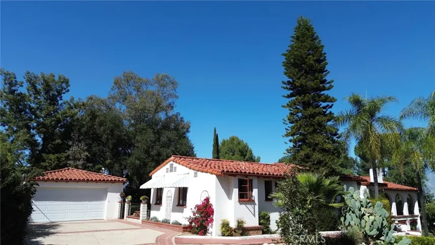 Driveway view primary