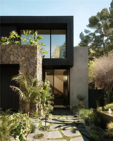 3710 Goodland Avenue, Studio City, California 91604