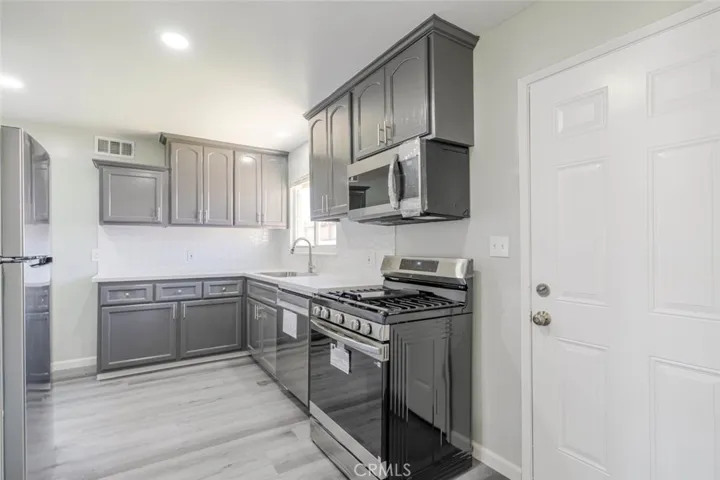44961 5th Street E, Lancaster, California 93535