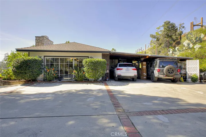Carport/Parking