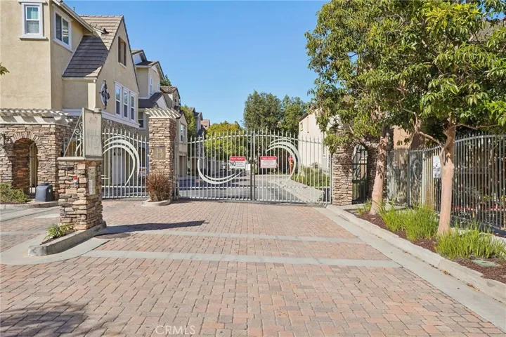2889 Plaza Del Amo, Torrance, California 90503