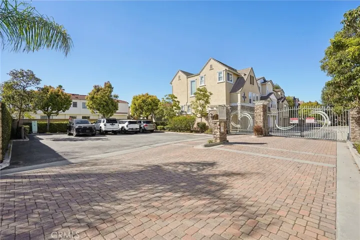 2889 Plaza Del Amo, Torrance, California 90503