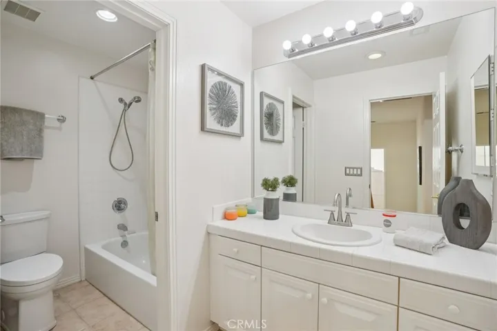 2889 Plaza Del Amo, Torrance, California 90503