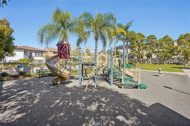 2889 Plaza Del Amo, Torrance, California 90503