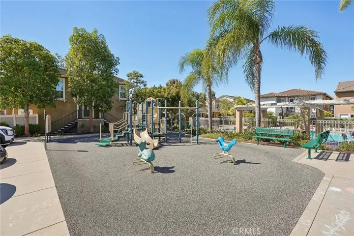 2889 Plaza Del Amo, Torrance, California 90503