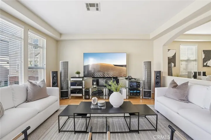 2889 Plaza Del Amo, Torrance, California 90503